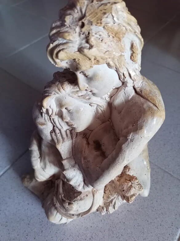 Handmade ceramic female sculpture, mother and daughter theme. - Photo 1