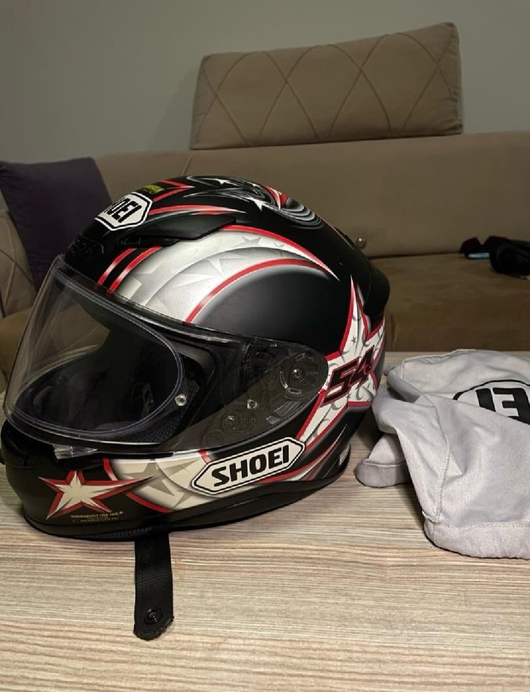 Shoei Helmet – Only 500 AED (Half Price) - Photo 1